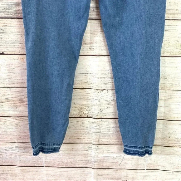 Old Navy Rockstar Pull On Mid Rise Raw Edge Hem Skinny Pants Women’s Size 8 Blue - Picture 8 of 10